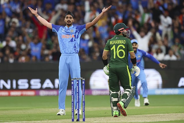Arshdeep Singh took the initial wickets of Pakistan captain Babar Azam and wicket-keeper batsman Mohammad Rizwan. (Photo | AP)