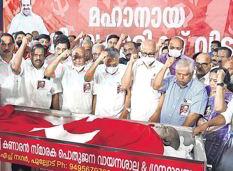 Chief Minister Pinarayi Vijayan and other senior CPM leaders raise slogans as they pay last tribute to Kodiyeri Balakrishnan at Thalassery in Kannur on Sunday | E Gokul