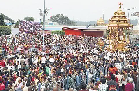 Celestial ride of Lord Malayappa taken out on Swarna Ratham on Day-6 of Brahmotsavams in Tirumala on Sunday. (Photo | Madhav K)