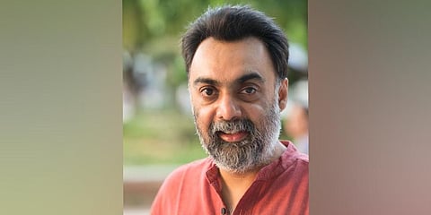 Author Khushwant Singh.