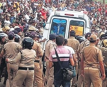 Protests at Ankita Bhandari’s cremation at Srinagar in Pauri Garhwal. (Photo| PTI file)