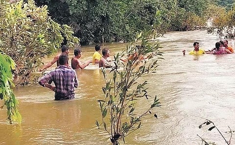 Stranded persons being rescued by fire service personnel and villagers | Express