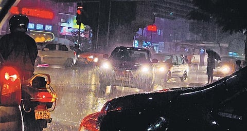 An intense spell on rain lashed several parts of the city on Monday evening |  R Satish babu/Shiba Prasad Sahu