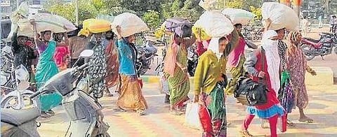 People from Doddur hamlet near Lakshmeshwar migrating to other cities | Express ​