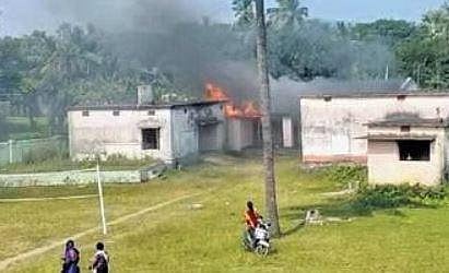 15 kids escape narrowly as cylinder explodes in AWC