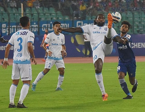 Chennaiyin FC and Jamshedpur FC players in action during their ISL clash in Chennai on Saturday. (Photo | R Satish Babu, EPS)