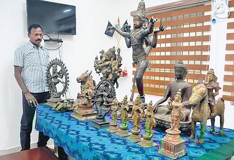 Idol Wing CID recovered 15 antique idols from a house in Chennai on Friday | Express
