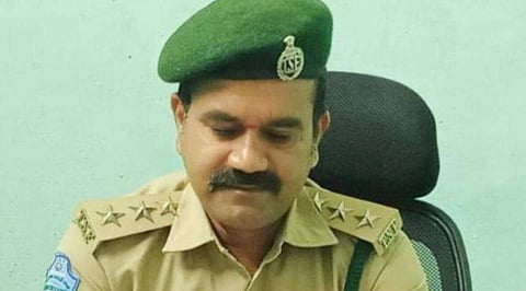 The murder of a forest range officer Ch Srinivasa Rao on Tuesday in Bhadradri Kothagudem district, Telangana, by Gutti Koya tribals is a chilling reminder of the need to take action on an issue.