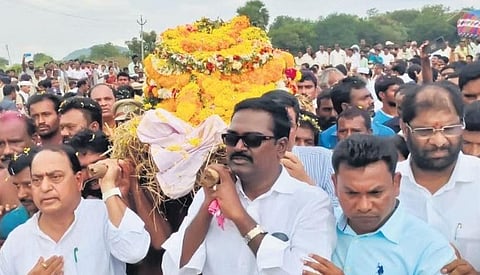 FRO Srinivasa was killed in Bhadradri Kothagudem district