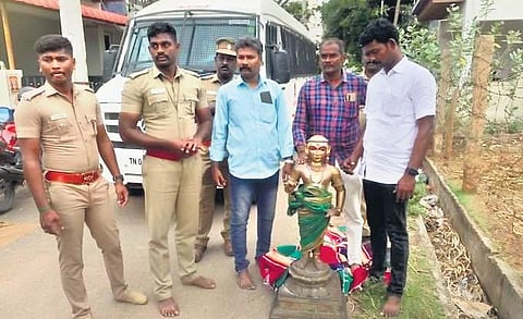 The personnel with the confiscated idol | Express