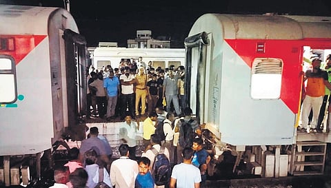 There were 1,800 passengers on Cheran Express at the time of the incident. No one was injured. The train was delayed by two hours and 40 minutes | Express