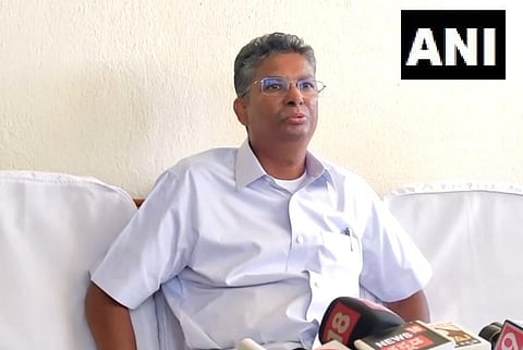 Karnataka Congress leader Satish Jarkiholi. (Photo | ANI Twitter)