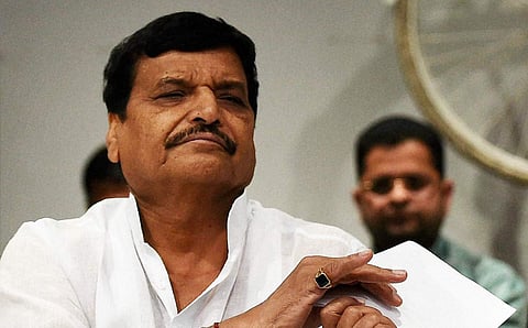 Shivpal’s bonhomie with Akhilesh lands him in hot water