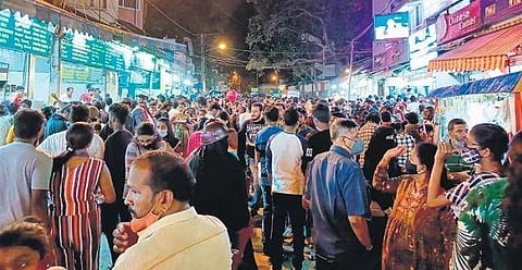 ​  The Food Street at VV Puram in Bengaluru is an iconic destination for food lovers and tourists alike, who throng the venue every evening | Gopalakrishnan N  ​