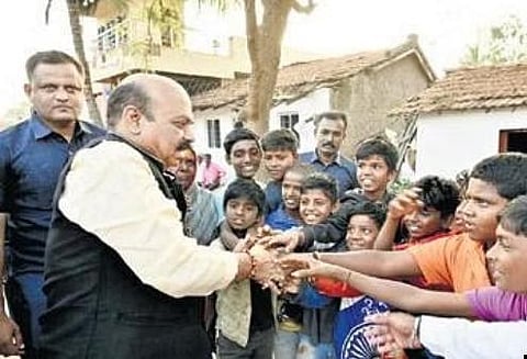​  CM Basavaraj Bommai meets children in Shiggaon on Saturday | Express  ​