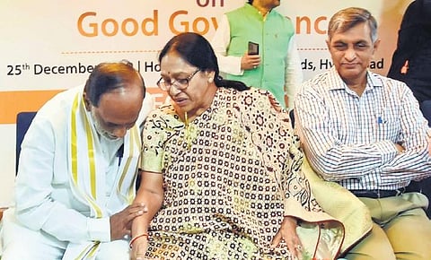 Mala Vajpayee Tiwari, niece of former PM Atal Behari Vajpayee, has a word with BJP MP K Lakshman while former MLA Jayprakash Narayan looks on,  during the  ‘Summit on Good Governance’ in Hyderabad