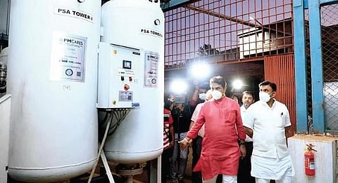 Health Minister Dr K Sudhakar and Revenue Minister R Ashoka visit Belagavi Medical College and Hospital, to review Covid measures on Monday | Express