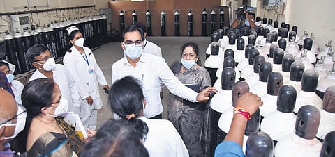 Medicos being trained at the mock drill conducted at the Guntur GGH | Express