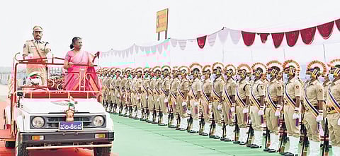 Splendid show of mettle marks Navy Day celebrations in Vizag