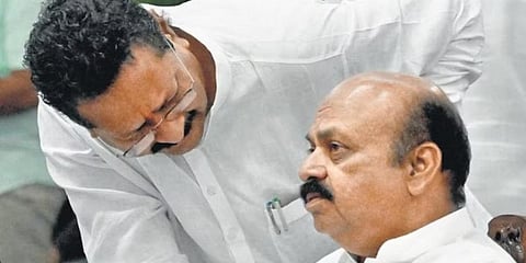 Chief Minister Basavaraj Bommai and former Union minister and Vijayapura City MLA Basanagouda Patil Yatnal in Vidhana Soudha on Thursday | Nagaraja Gadekal