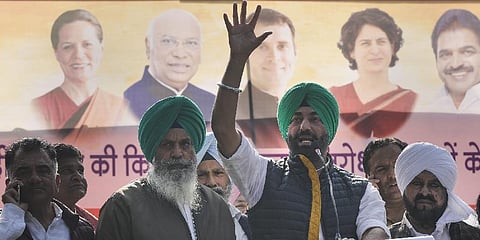 Chairman of All India Kisan Congress addresses a day-long protest over demand of the long-pending issues of farmers including making minimum support price (MSP) a legal right (Photo | PTI)