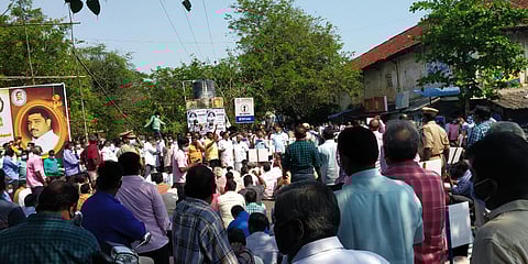 Employees of Puducherry Electricity department protest aginst the government's privatization move. (Photo| EPS)