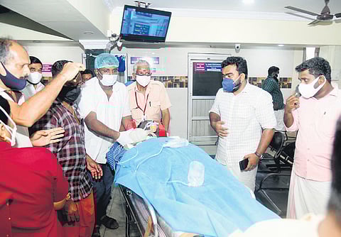 Vava Suresh being shifted to Kottayam MCH after he was bitten by a cobra on Monday