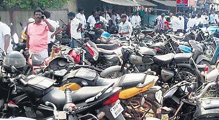 Vehicles parked outside the counting centre | special arrangement