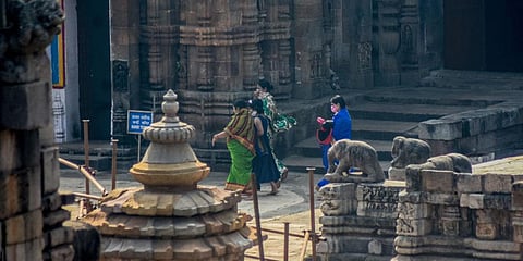 Rituals resume at Lingaraj shrine in Odisha