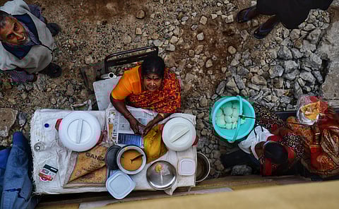Bengaluru: Meet 63 yr-old Mangamma who sells Idli @Rs 2.50, Dosa @Rs 6