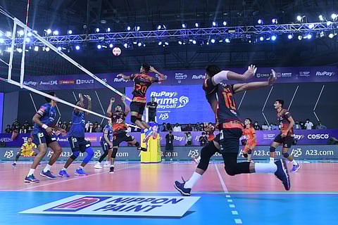 Hyderabad Black Hawks takes on Blue Spikers Kochi at Gachibowli Indoor Stadium, Hyderabad. (Photo | EPS)