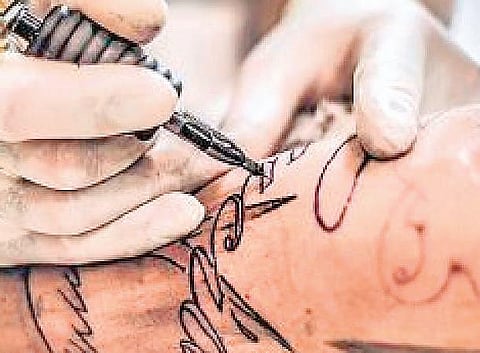 Setback for cops as girl who exposed tattoo artist for rape yet to lodge complaint