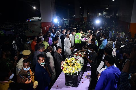 The mortal remains of Naveen Shekarappa Gyanagaudar arrived at Bengaluru airport on Monday morning. (Photo | Shriram BN, EPS)