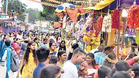 Traders at Marikamba Jatra festival put up saffron flags on their shops set up around the temple on Kote Road and, for the first time, no traders from the Muslim community have been allowed to put up
