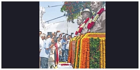 Chief Minister Arvind Kejriwal pays tribute to Bhagat Singh, Sukhdev and Rajguru  on the 91st anniversary of their martyrdom on Wednesday. (Photo | Parveen Negi)