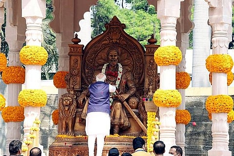 The PM also paid floral tributes to the statue of social reformer Mahatma Jyotiba Phule at the civic headquarters. (Photo | PTI)