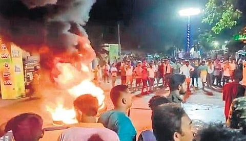 Pilgrims from Karnataka went on a rampage attacking temporary shops and setting a few of them on fire at Srisailam on Wednesday night. (Photo | EPS)