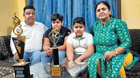 Jiya with her family | Express