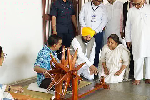 Delhi CM Arvind Kejriwal and Punjab CM Bhagwant Mann at the Sabarmati Ashram on Saturday, April 2, 2022.