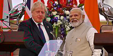 PM Narendra Modi (R) and UK counterpart Boris Johnson. (Photo| AP)