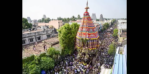 Devotees in thousands partake in Srirangam Chithirai temple car festival held after two years