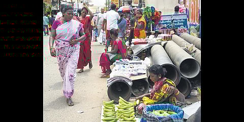 Several street vendors in Tiruchy are yet to get valid ID cards | M K Ashok Kumar