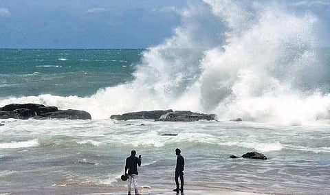 High waves in the sea under the influence of Cyclone 'Asani' at Visakhapatnam. (File Photo | G Satyanarayana)