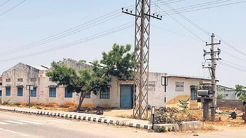 The Sircilla Textile Park wears  a deserted look on Sunday