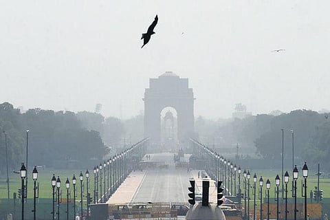 Searing heat of the summer sun befalls Rajpath on Sunday | Parveen Negi