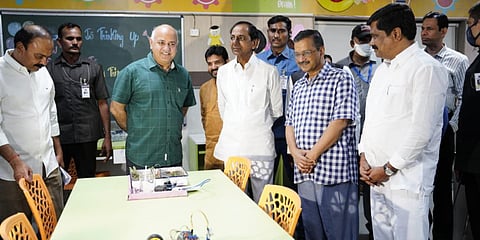 Telangana CM K Chandrashekar Rao (C) with his Delhi counterpart Arvind Kejriwal (2nd R). (Photo| Twitter)