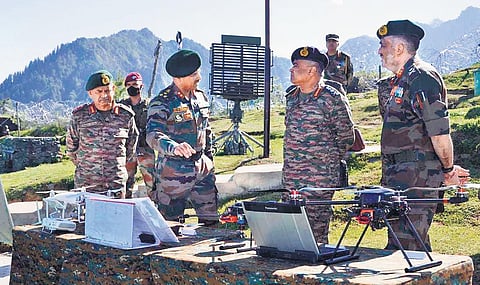Army chief General Manoj Pande reviews security situation along the LoC with commanders | TWITTER