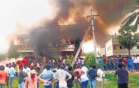 Agitators set the house of Minister Viswarup on fire during their demand to let the district name as Konaseema I Express