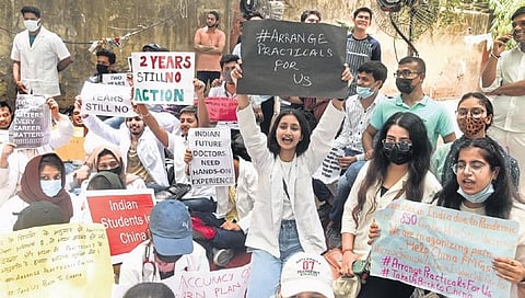 The medical students during the protest at Jantar Mantar on Sunday | parveen negi