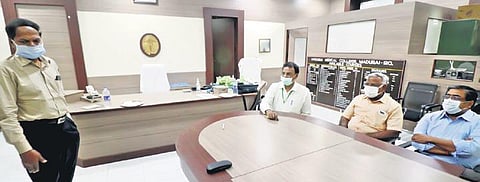 The team of officials meeting Madurai Medical College administrators | k k sundar